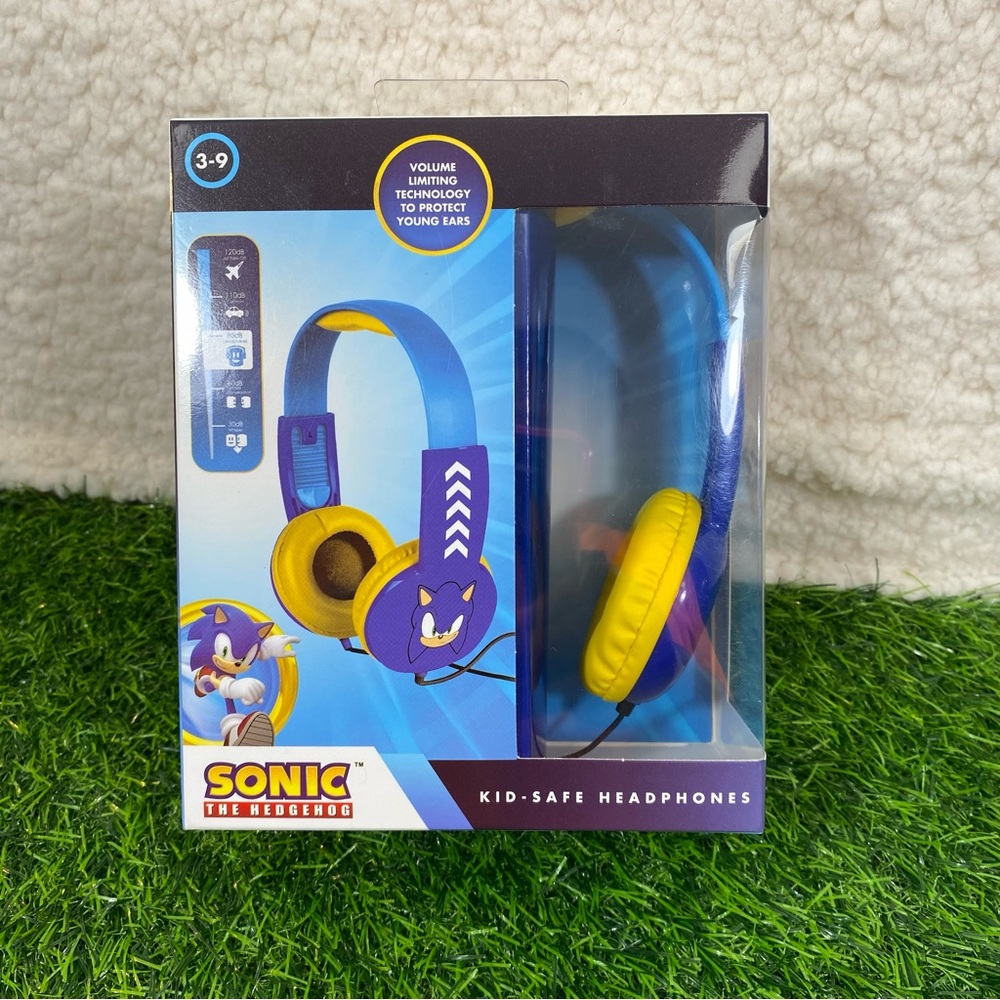 Sonic The Hedgehog Headphones With Volume Control for Ages 3 Up Blue and Yellow
